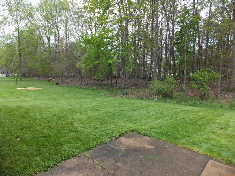 496 Pheasant Run — Photo 20