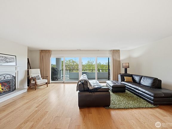 2nd image of 2565 Dexter Avenue N #103