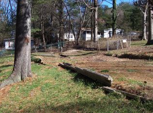 67 Rolling Oaks Dr, Hendersonville, NC 28791