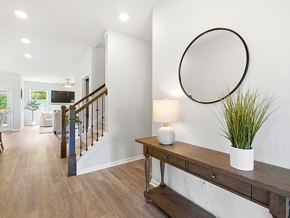 5th image of 8003 Forest Hills Dr