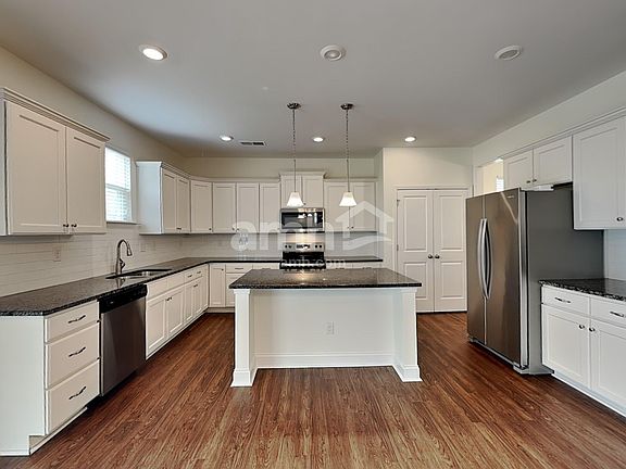 3rd image of 3471 Shady Cove Ct