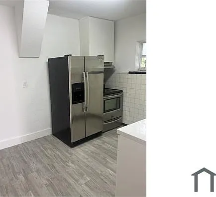 2 bed, 700 sqft, $2,350 — Photo 2