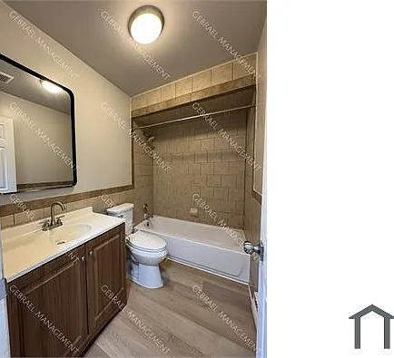 815 E Maple St #10 — Photo 1