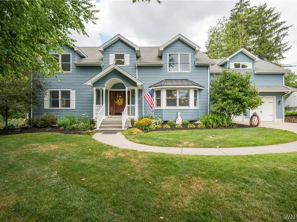 3792 Windover Dr, Hamburg, NY 14075