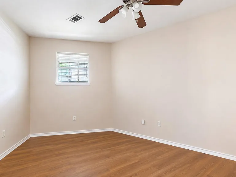 108 Harbour Town Cir — Photo 21