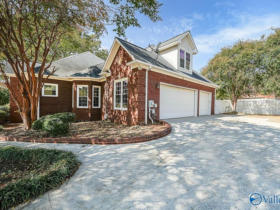 1st image of 117 Thomas Woods Ct