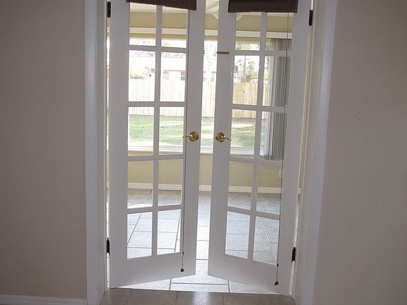 4th image of 2516 Arapaho St