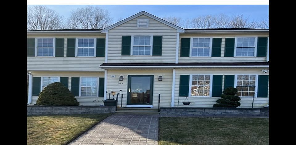 3 Bedroom 1 and 1/2 bath’s
