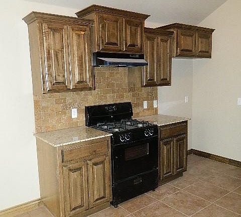 3rd image of 2649 NW 182nd St