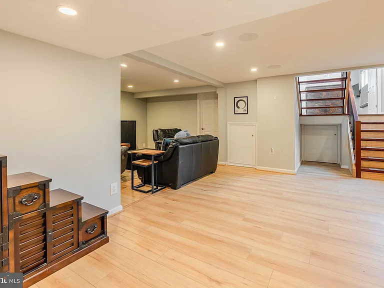 942 N McKinley Rd — Photo 41
