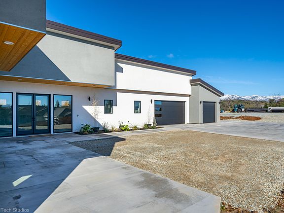 5th image of 1835 Lakeside Dr