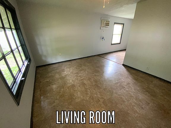 2nd image of 907 Koehn Dr