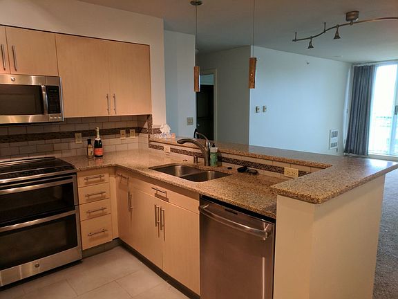 3rd image of 1100 106th Ave NE #205-1