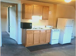 210 S 3rd St APT 3, Coshocton, OH 43812