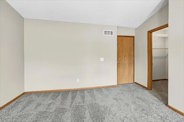 5 bed, 3.5 bath, 3220 sqft, $2,915 — Photo 4