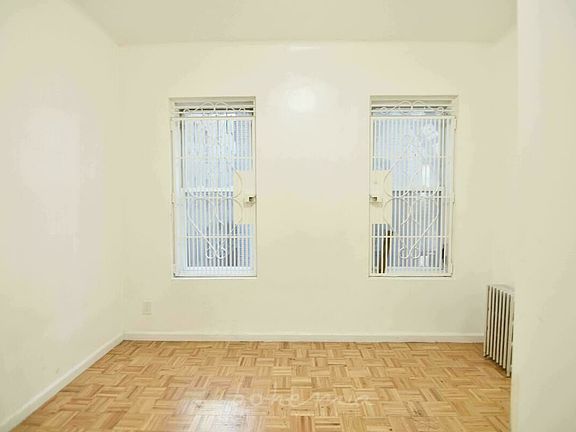 4th image of 22 Saint Nicholas Pl