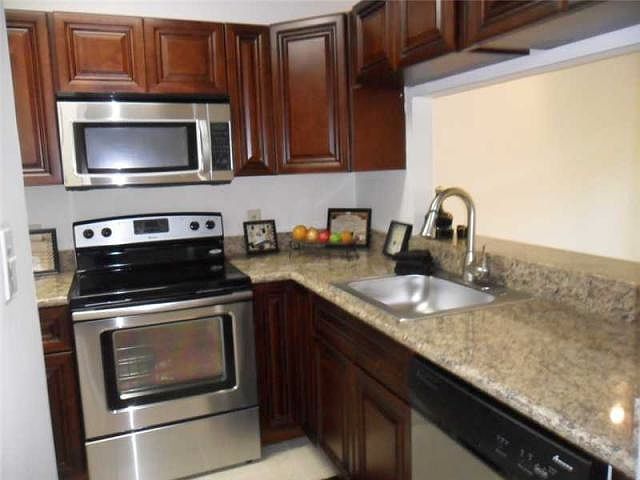 1st image of 1193 The Pointe Dr