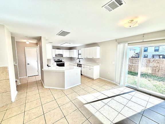 5th image of 6721 Walkup Ln