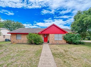 2005 2nd St, Hempstead, TX 77445