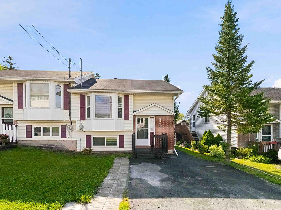 1st image of 7 Continental Ln