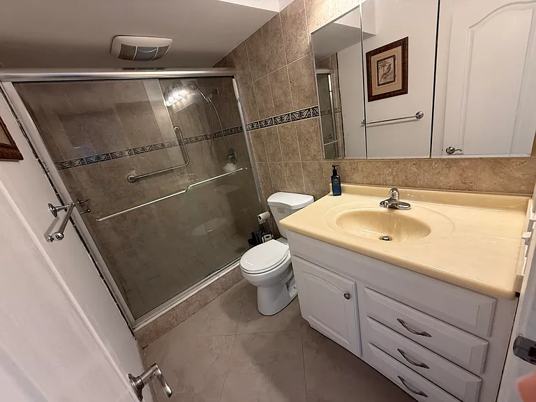 300 NE 14th Ave #411 — Photo 24