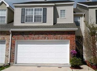 4 Nouveau Ln E, Metairie, LA 70003