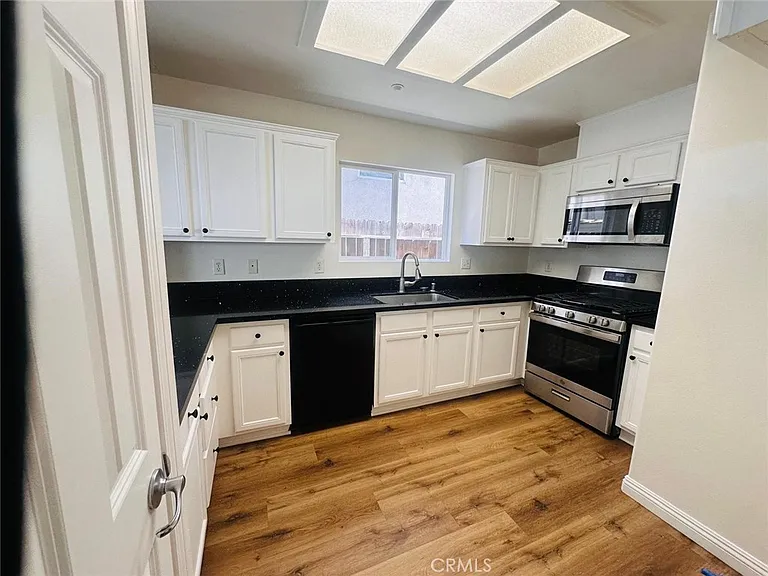 9315 Burnet Ave #113 — Photo 4