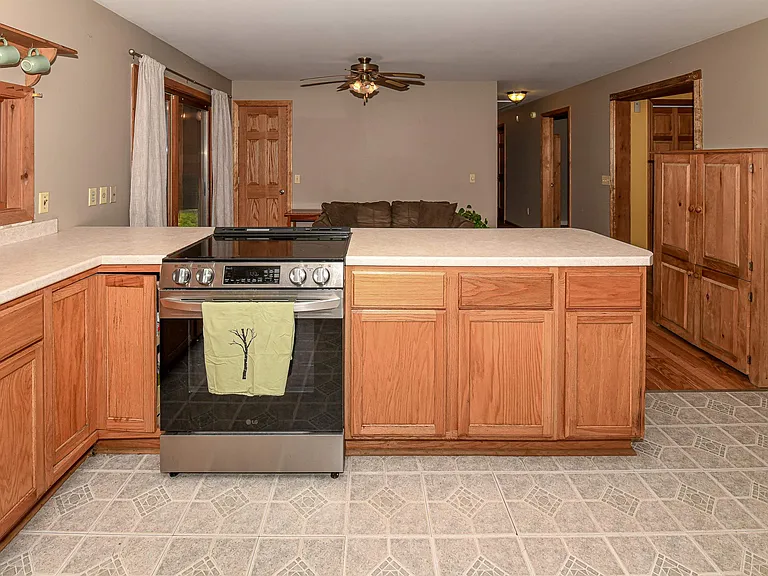 19 Baker Cir — Photo 16