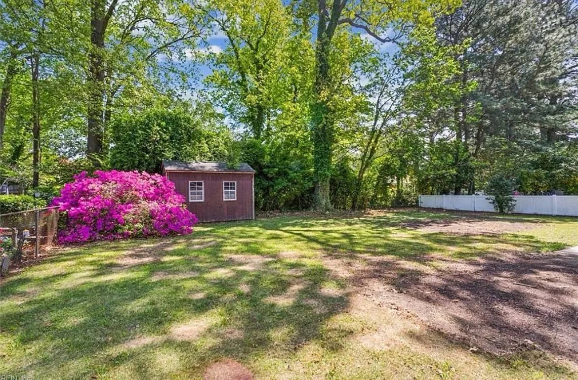 4 bed, 1692 sqft, $3,400 — Photo 2