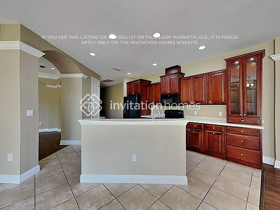 5th image of 4684 Tuscana Dr