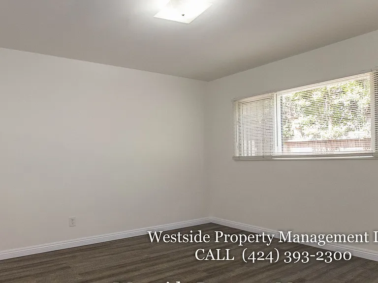145 N La Peer Dr #4 — Photo 4