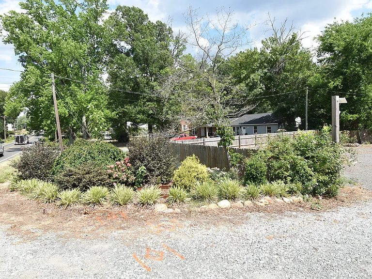 2603 W Carver St — Photo 30