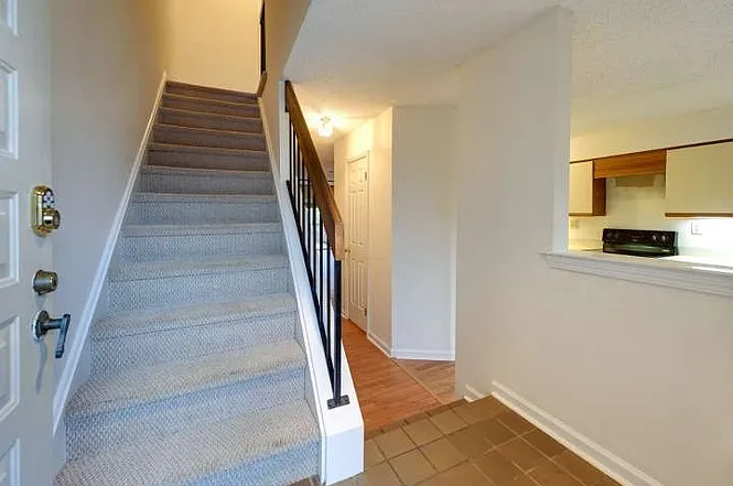 2 bed, 1.5 bath, 1538 sqft, $2,400 — Photo 2