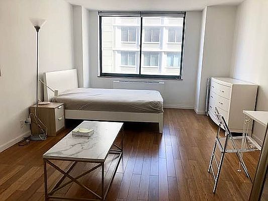 3rd image of 295 Greenwich St APT 5J