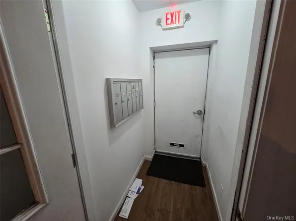 92-14 95th Avenue image 3 of 17