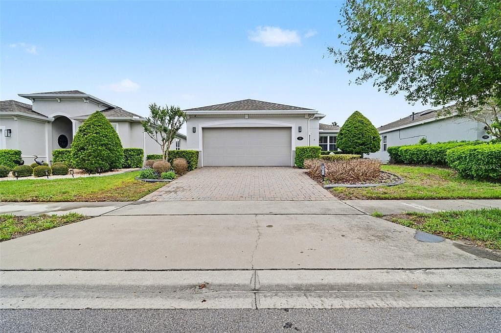 1011 Victoria Hills Dr S