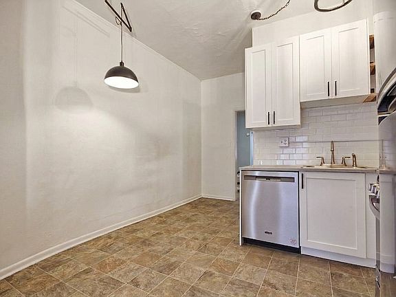 3rd image of 1220 Pearl St APT A