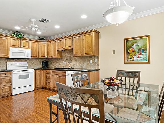 5th image of 1600 NW 18th Avenue #103