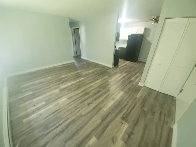 1734 La Crescent St #37 — Photo 10