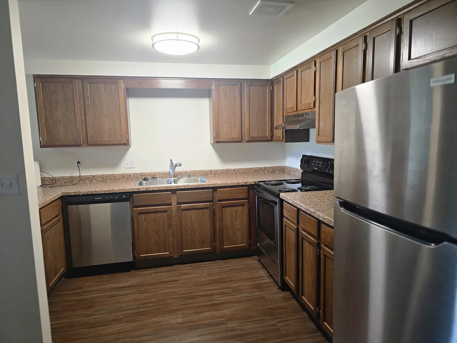 Creekside Apts — Photo 4