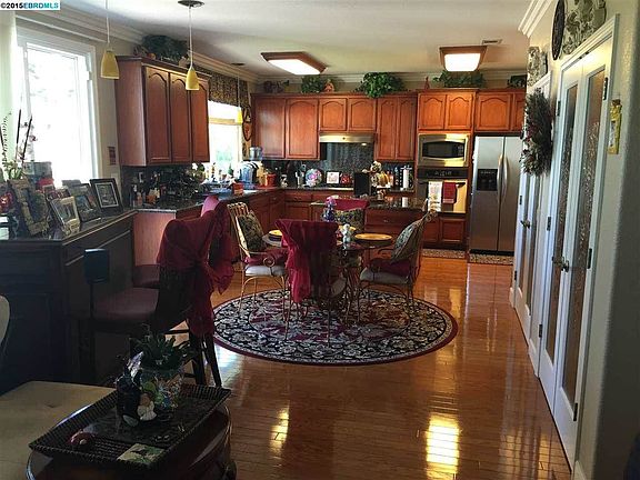 5th image of 1462 Santa Teresa Dr