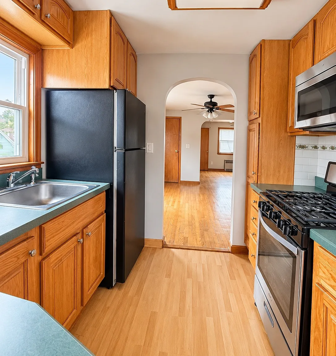 2 bed, $2,000 — Photo 3