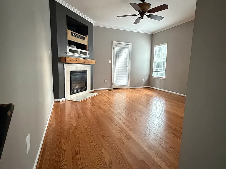838 23rd St #B — Photo 14