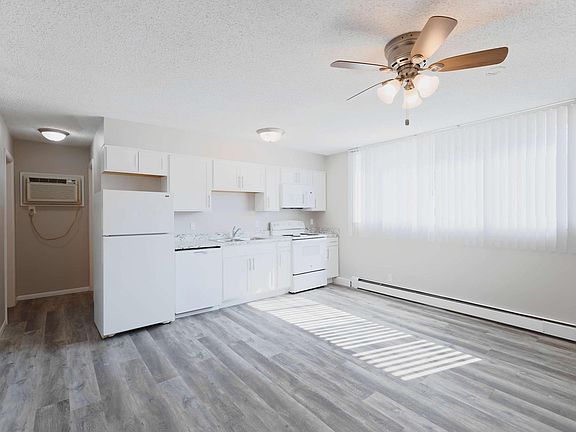3rd image of 1133 G St #1X1B