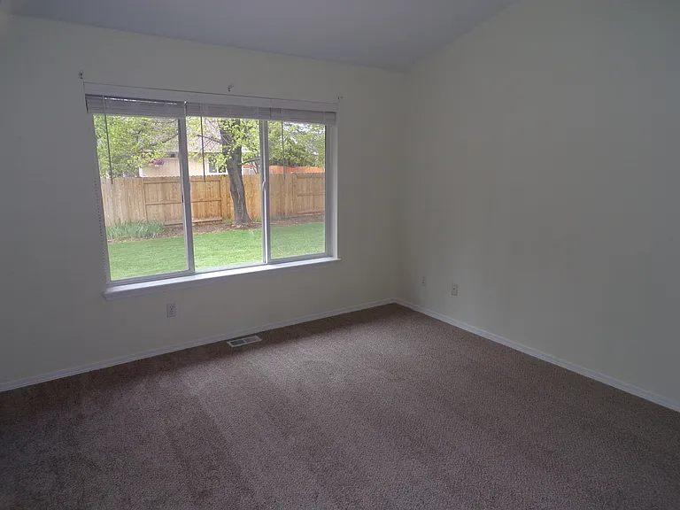 2735 NW 15th St — Photo 5