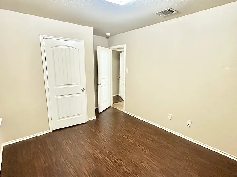 331 Elam Dr — Photo 10
