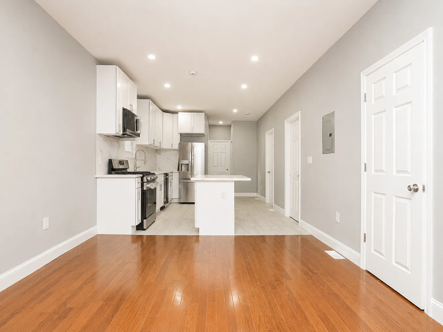 3 bed, $2,800 — Photo 4