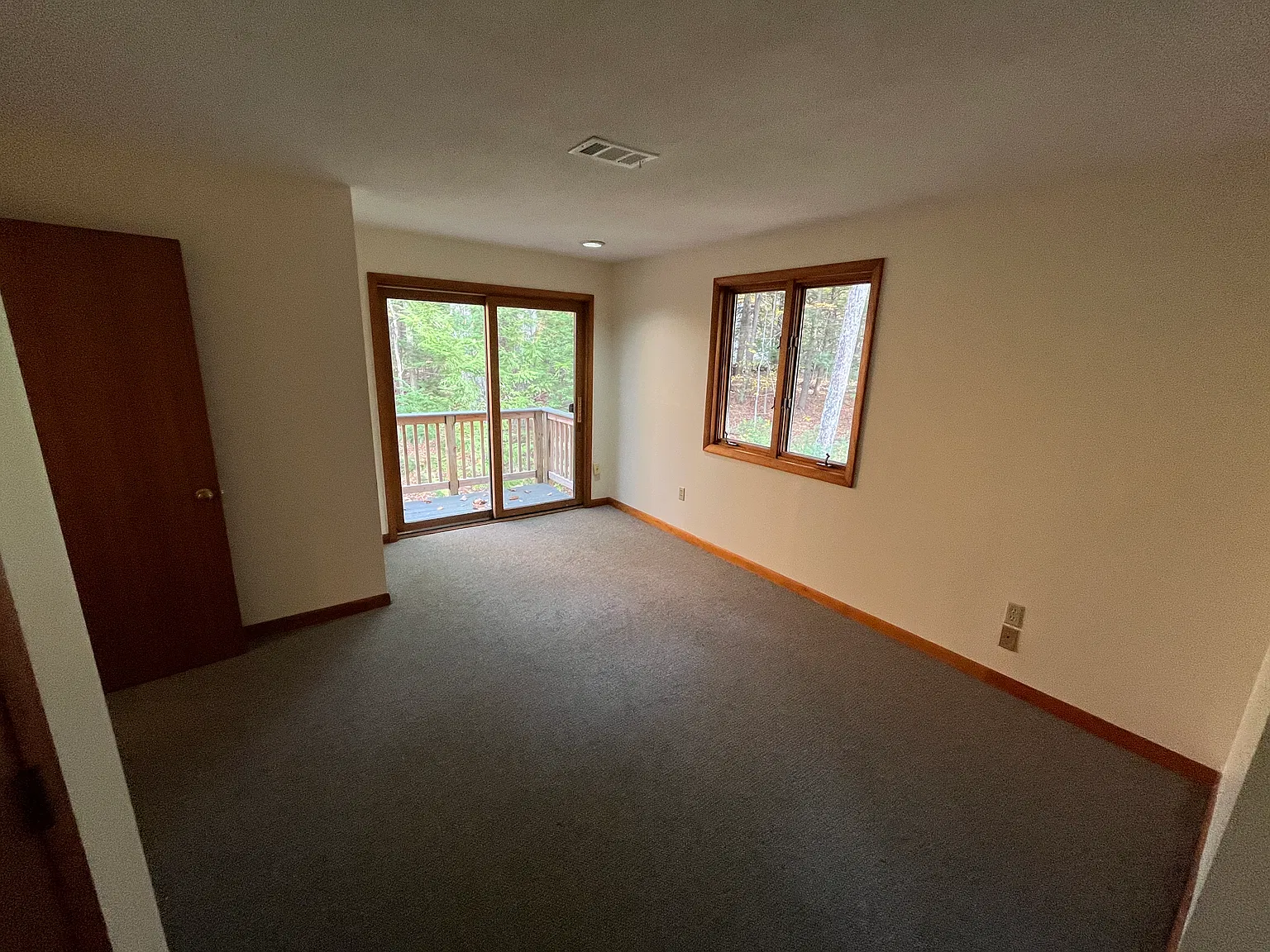 2 bed, 1152 sqft, $2,400 — Photo 1