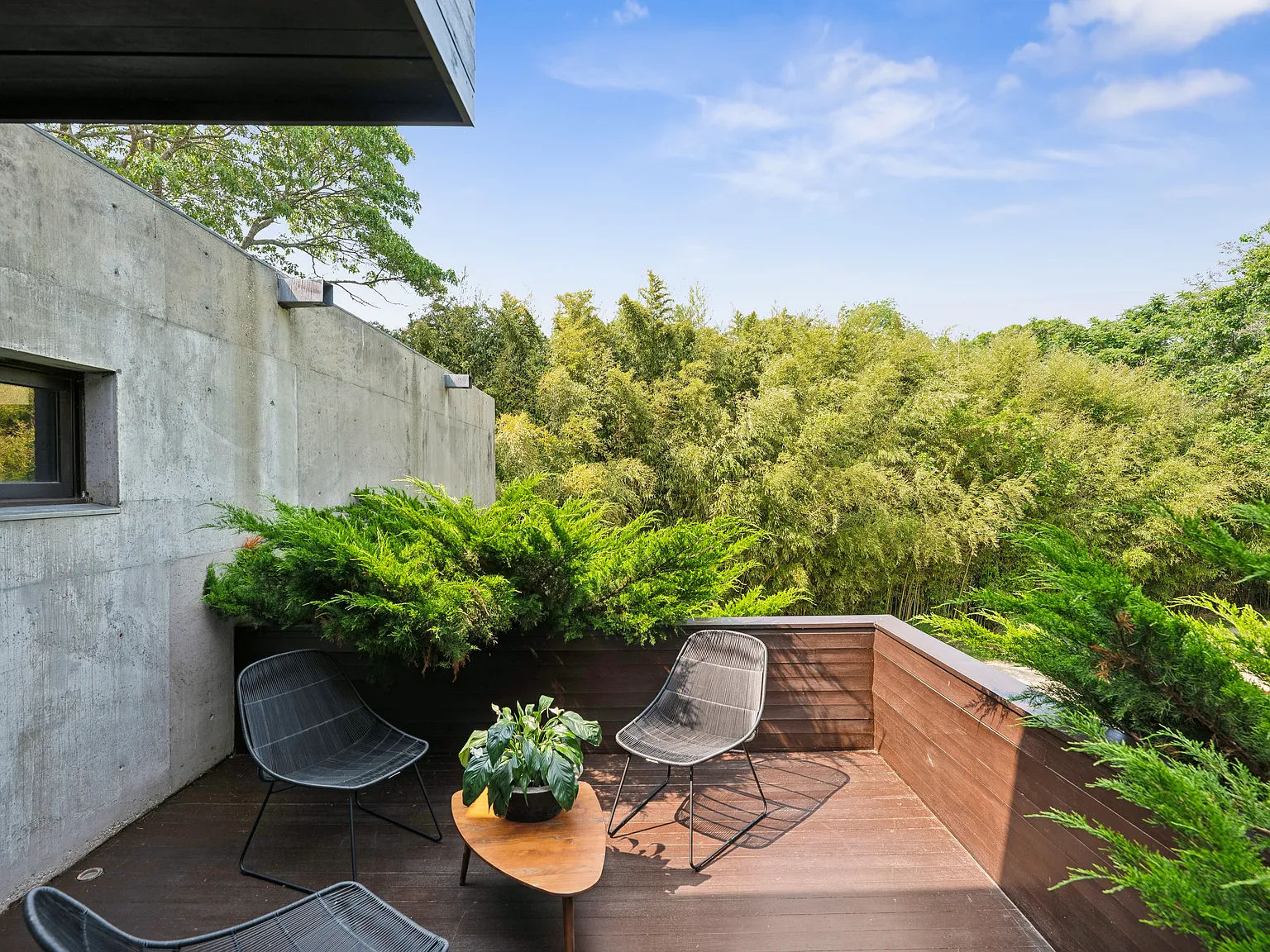 A Modernist Masterpiece in North Haven — Photo 3
