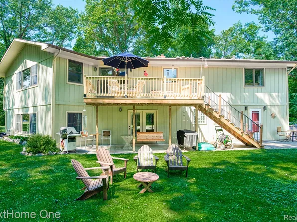 4423 Mason Rd, Howell, MI 48843